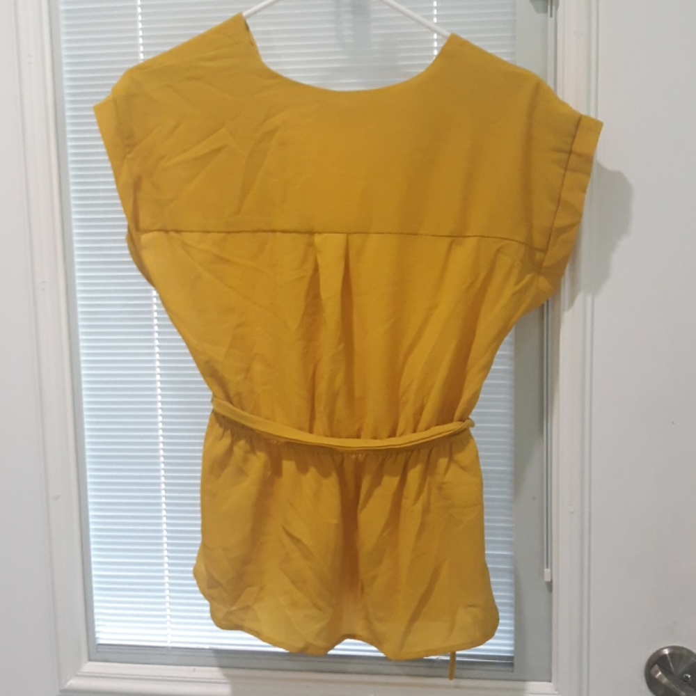 Top - Picture 2 of 2